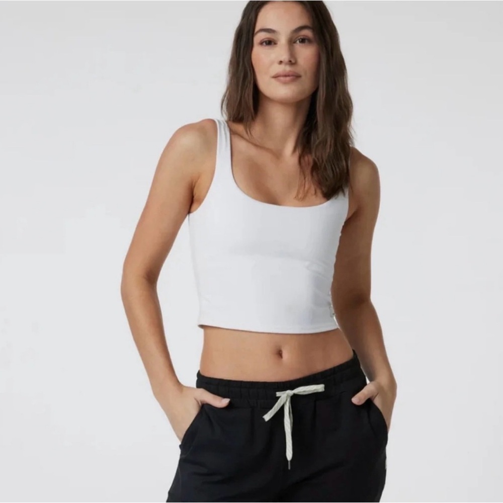 Vuori Daily Crop (White)